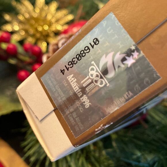 Hallmark Keepsake Ornament 1996 Parade of Nations The Olympic Spirit Collection - Picture 5 of 12